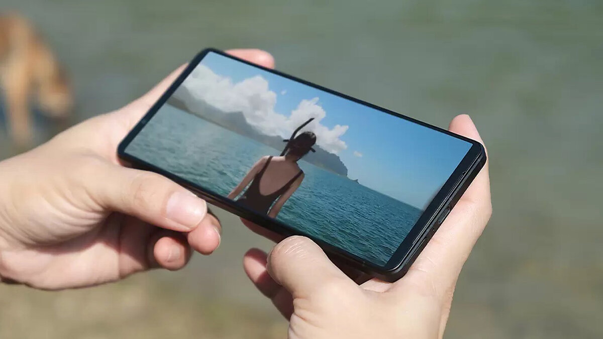 Новый смартфон для «не таких, как все»: представлен Sony Xperia 1 VI без  вырезов, но с 3.5-мм разъёмом и уникальным телевиком | Мобилкин | Дзен