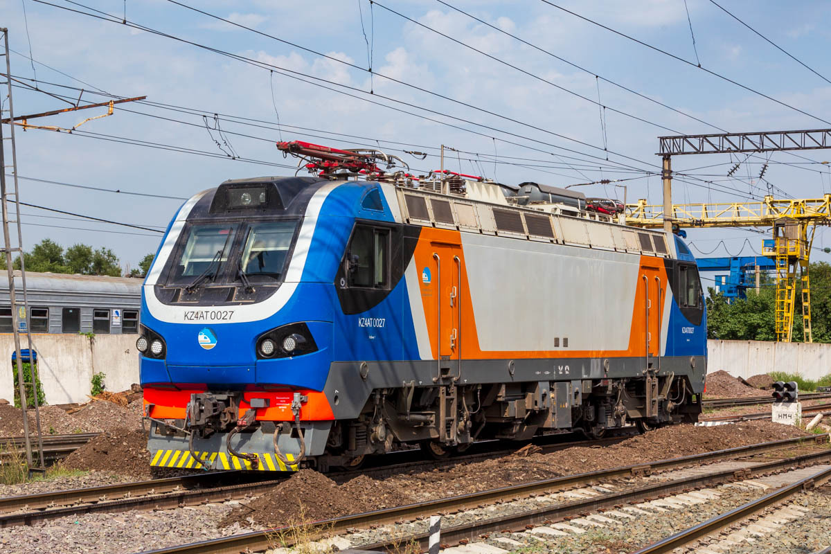 электровоз KZ4AT-0027 станция Алматы 2
Казахстан, город Алматы