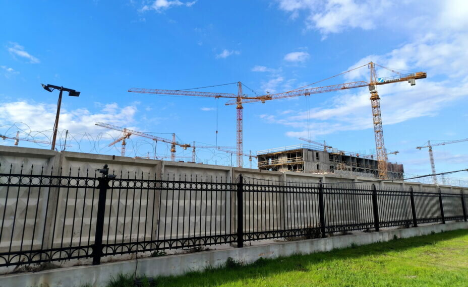    Строительство. Фото: Maksim Konstantinov/Global Look Press