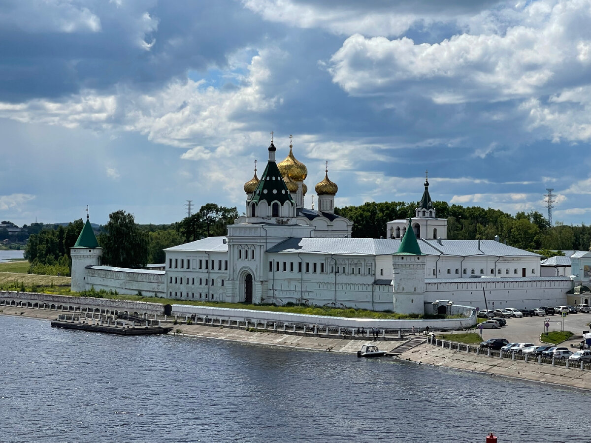 От Ипатьевского монастыря до Ипатьевского дома: маршрут по местам династии  Романовых | Соло - путешествия | Дзен