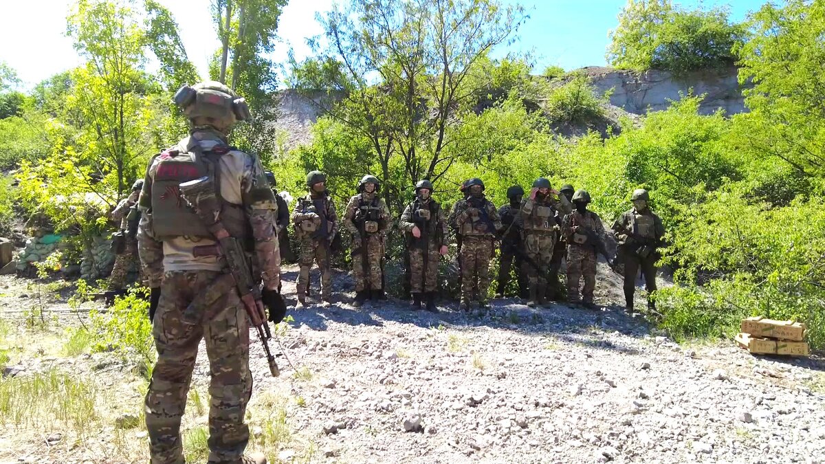    Герой Югры с позывным «Крестик» готовит пополнение в рядах штурмовиков