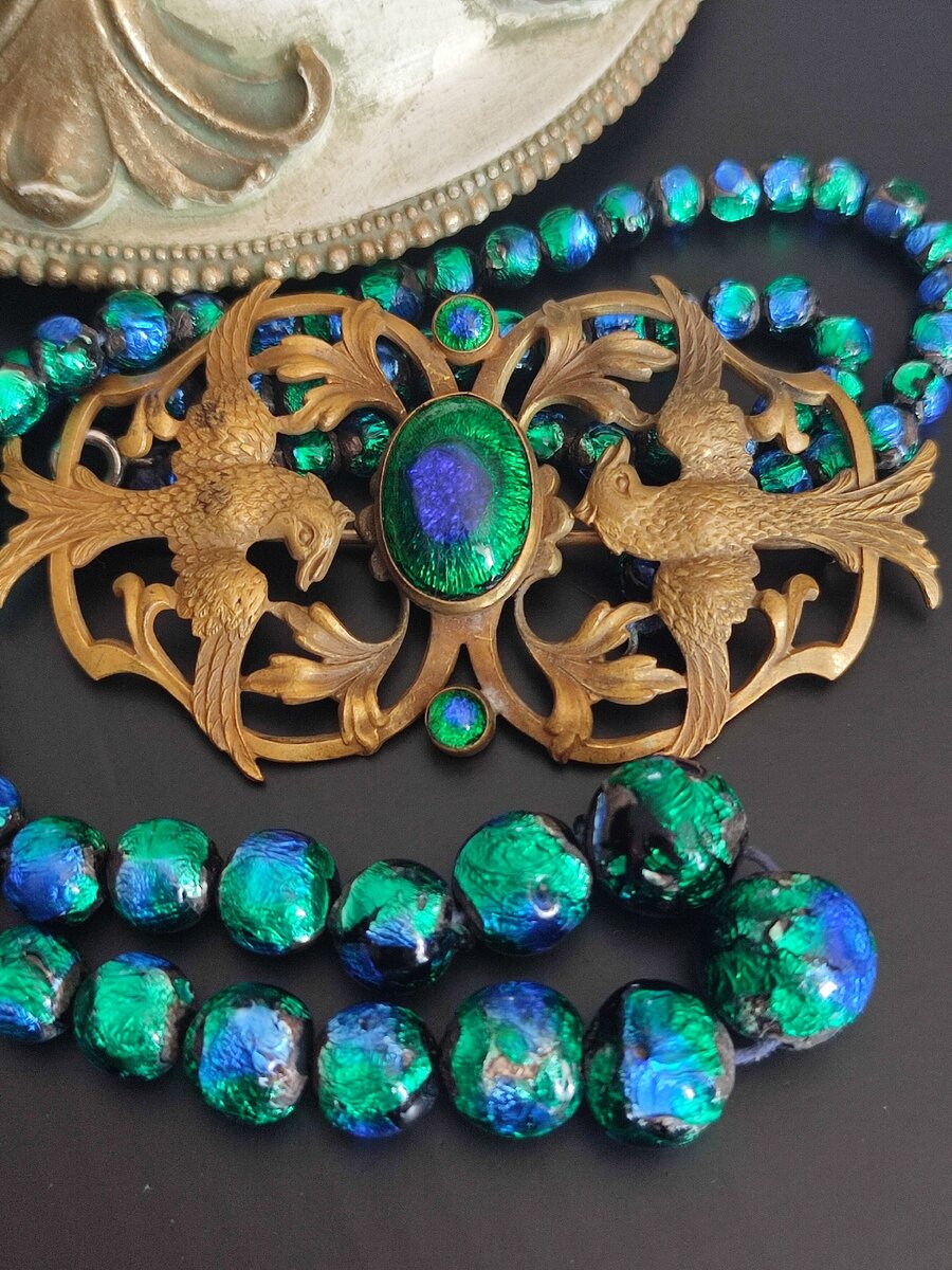 Брошь и бусы Павлиний глаз. Личная коллекция