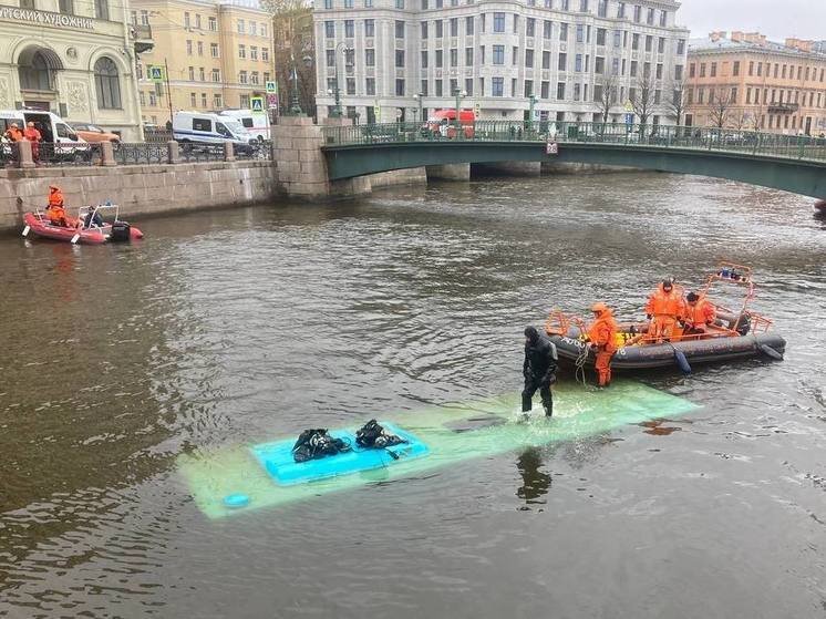     В салоне автобуса находились восемь человек. Фото: «МК в Питере»