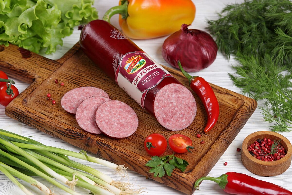 Колбаса варено-копченая «Сервелат Ореховый» ТМ «ЕРМОЛИНО»