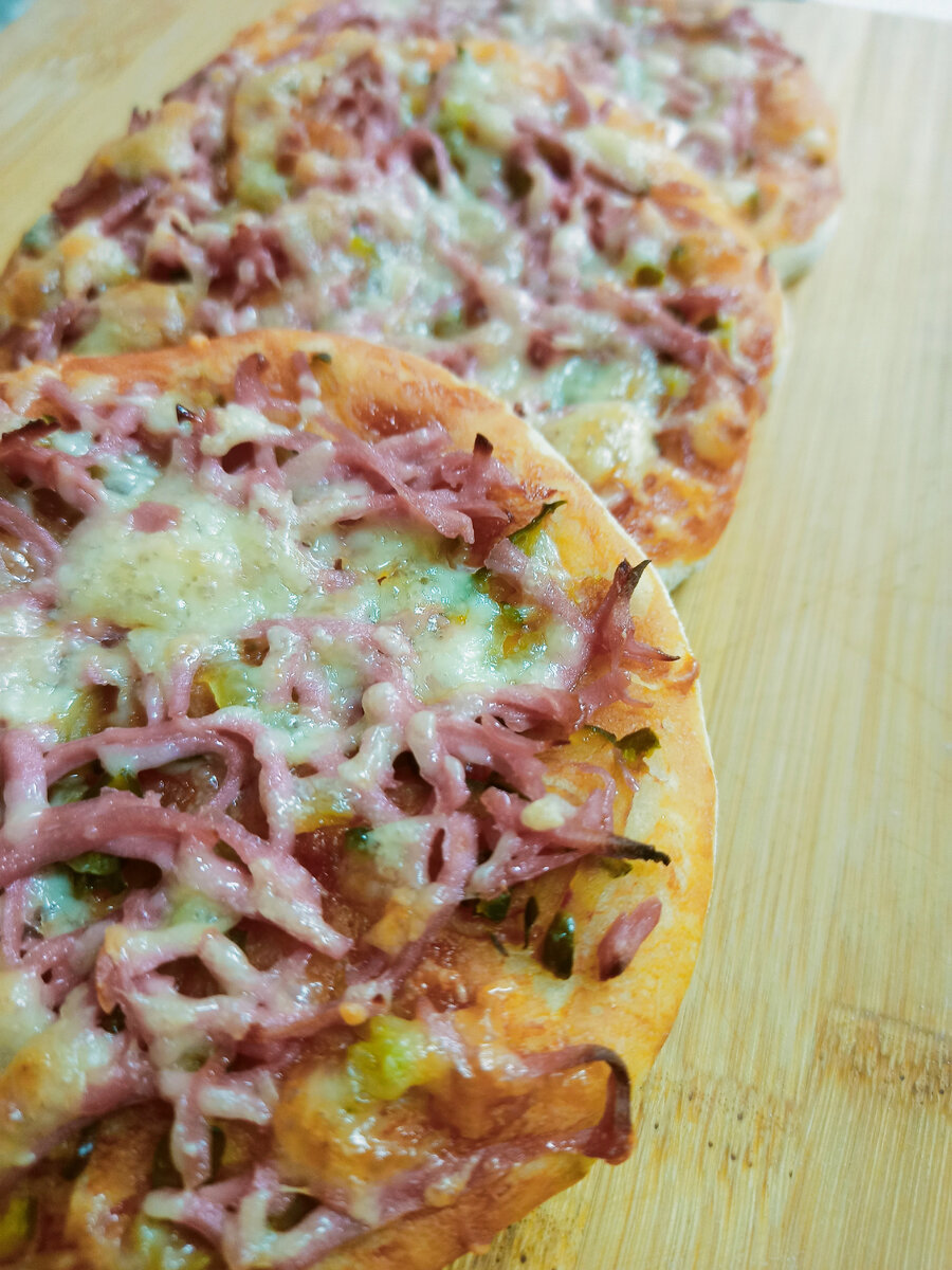 Мне кажется вот как-то так в школе она и выглядела)))