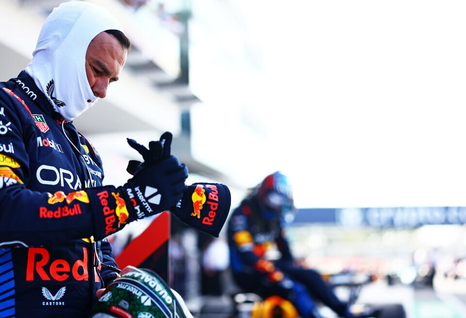    Серхио Перес почтит память Айртона Сенны в ИмолеGetty Images / Red Bull Content Pool