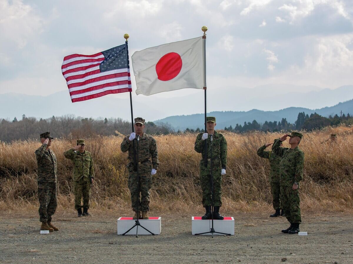    Военнослужащие США и Сухопутных сил самообороны Японии перед началом совместных учений на острове Кюсю© Фото : Marine Corps / Lance Cpl. Ethan LeBlanc