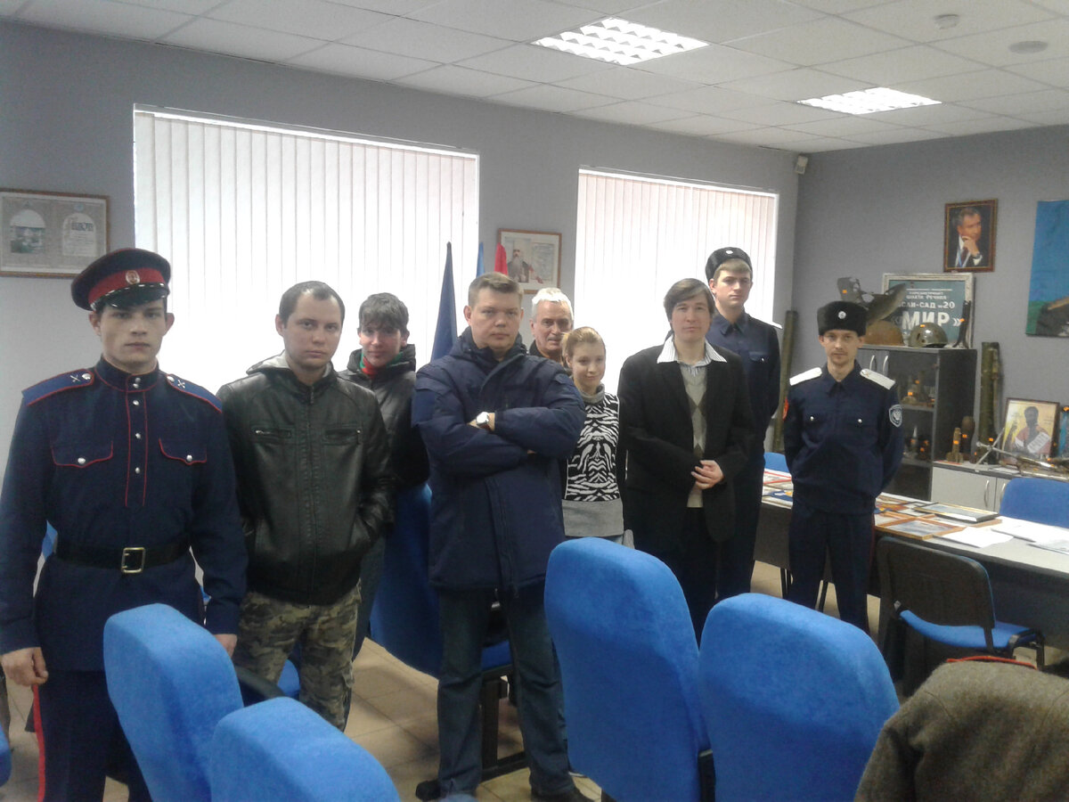 Катехизатор Игнатьев среди казаков перед беседой