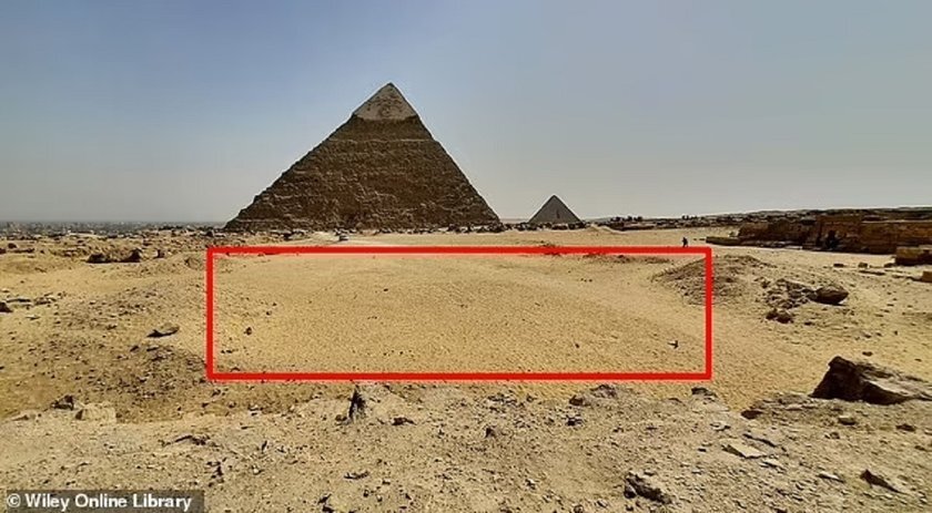 Археологи обнаружили загадочные структуры, скрытые под поверхностью Великой пирамиды Египта. Они могут быть связаны с неизвестной гробницей, построенной 4500 лет назад. Об этом пишет Daily Mail.