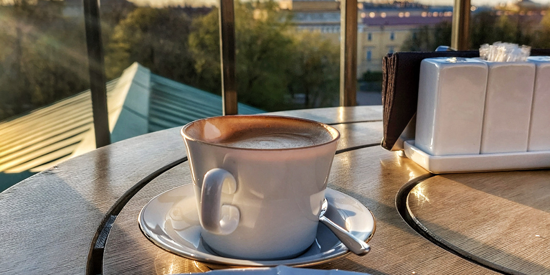 Почти секретная "Смотровая площадка" в центре Петербурга, где еще и кофе можно выпить с пышками