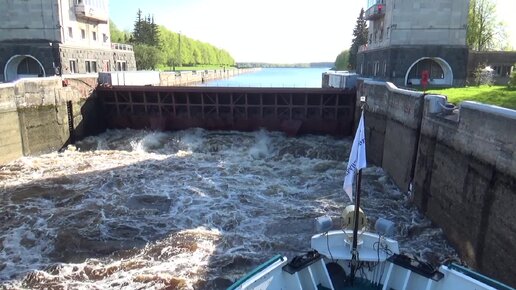 Video herunterladen: Выравнивание уровней воды в шлюзе