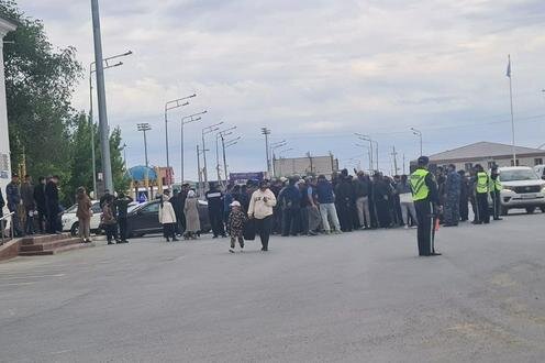 Участники митинга. Фото с сайта azh.kz