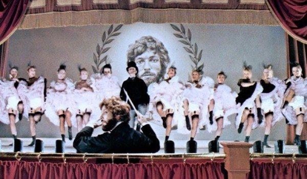 Персонаж по фамилии Чайковский в фильме Кена Рассела "Влюбленные в музыку"