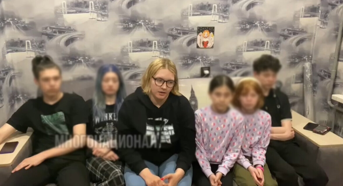 Чтобы оформить опеку, Анастасия вынуждена была обратиться в прессу. Поскольку социальные службы ей не помогают, а, скорее, мешают. 