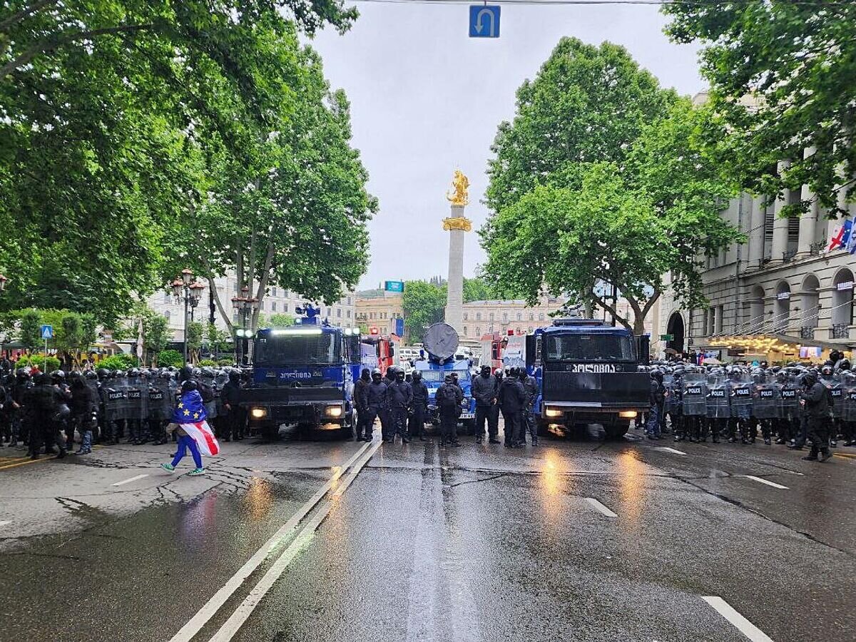 Назвал вещи своими именами. В Грузии пытаются устроить революцию. Мэр  Тбилиси выступил с жестким заявлением | РИА Новости | Дзен