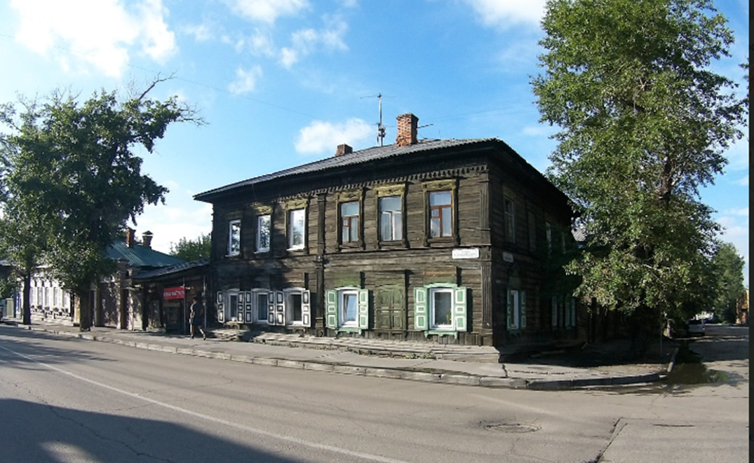 Ударника, 1. Улица справа. Фото 2ГИС