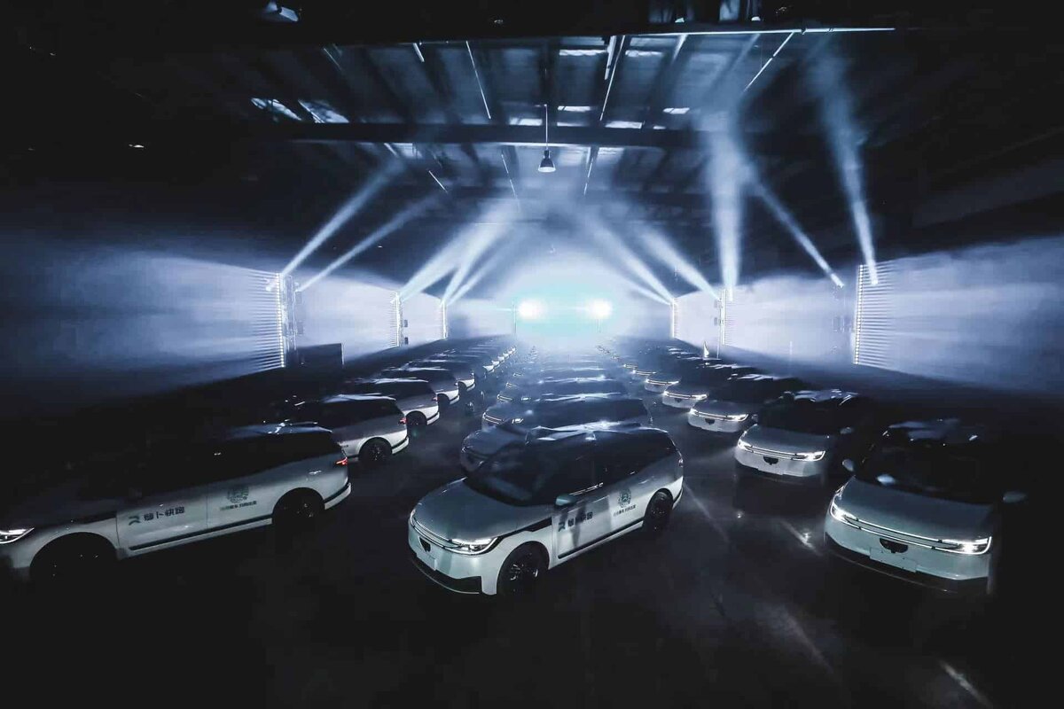 Сегодняшняя презентация полностью автономного такси 6-го поколения RT6 от "китайского Google" Baidu