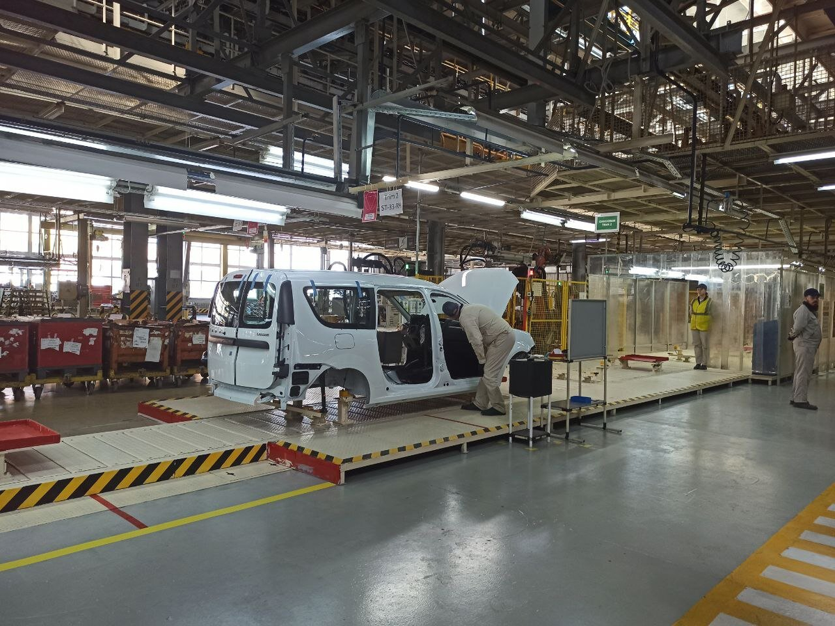 Запуск производства Lada Largus в Ижевске 