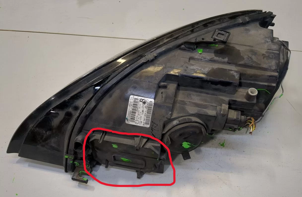 Здесь стоит блок розжига.