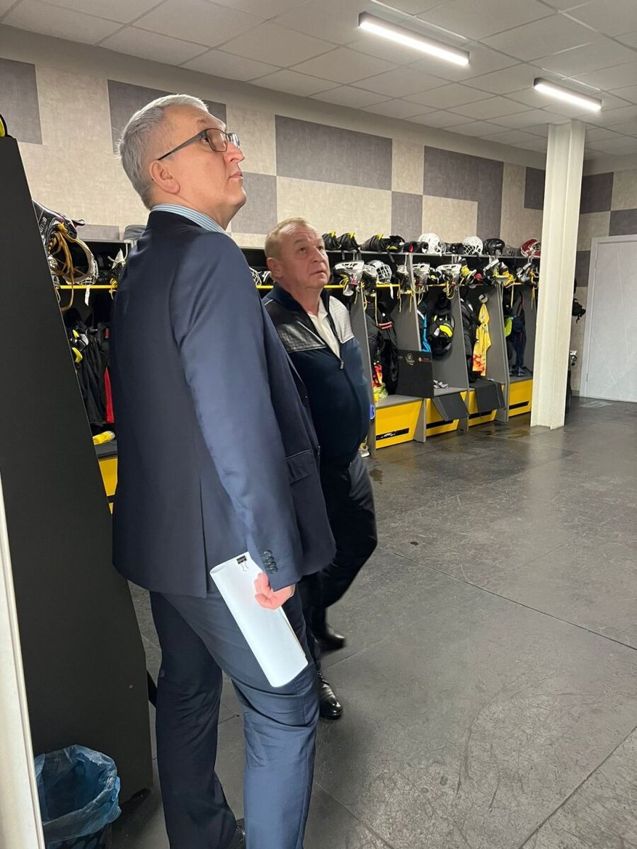    Виталий Снесарь в хоккейной школе "Скифы" . Источник: предоставлено "Толку"