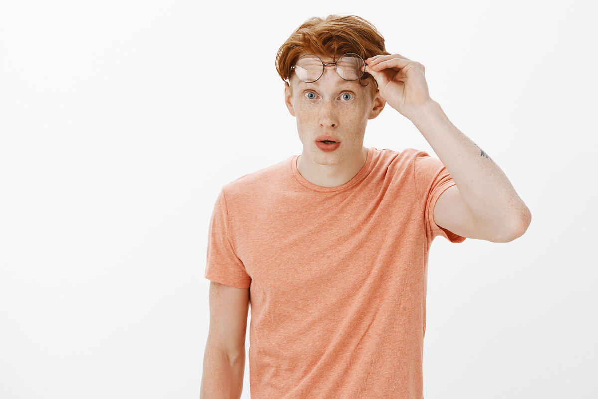 источник фото: <a href="https://ru.freepik.com/free-photo/waist-up-portrait-of-surprised-redhead-man-taking-off-glasses-and-looking-impressed_10348485.htm#fromView=search&page=1&position=3&uuid=0ddde4a9-15c1-4b27-b2b1-1fd1143ea287">Изображение от cookie_studio на Freepik</a>