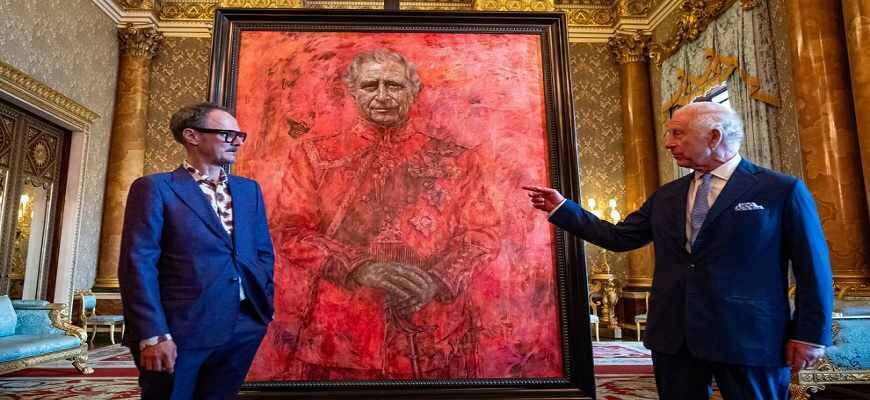 Король Чарльз на официальном портрете был представлен минувшим вторником Букингемским дворцом. Изображение вызвало массу нареканий – будоражат красные мазки. Король на картине 8.5х6.