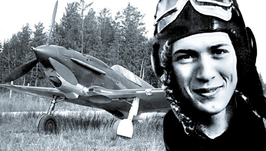 Герой повествования на фоне одномоторного поршневого истребителя-моноплана ЛаГГ-3.