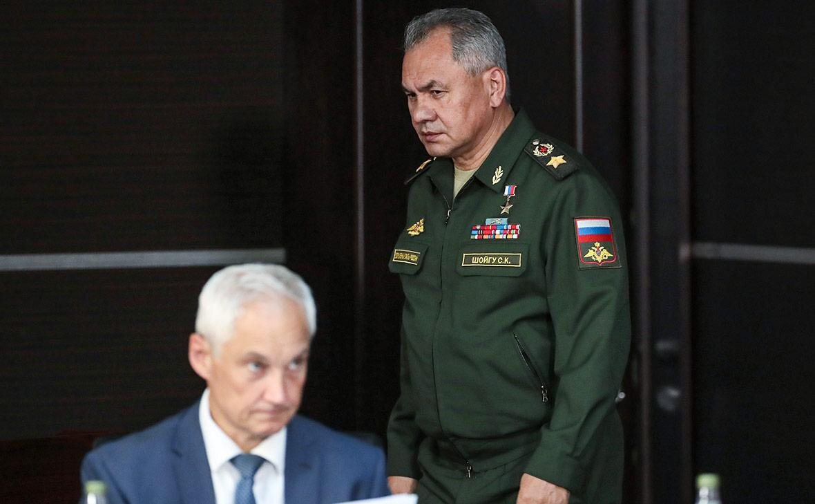 Судьба десяти из двенадцати замов министра обороны РФ висит на волоске. Своё первое совещание в новой должности Андрей Белоусов, возглавивший оборонное ведомство, провёл на днях в расширенном составе.