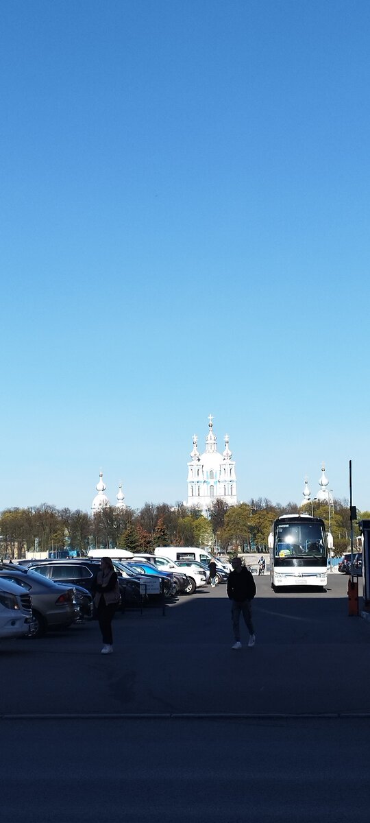 Ну ясен пень, Смольный по дороге остановилась сфотать