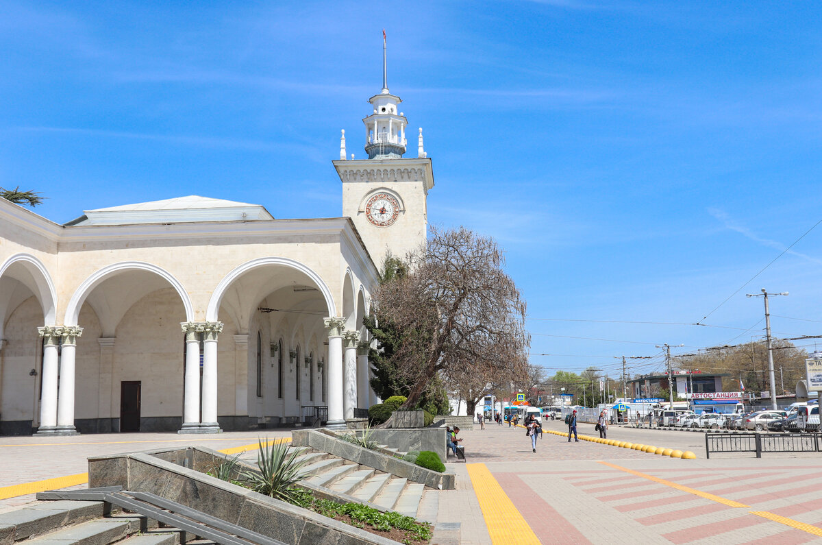 Железнодорожный вокзал Симферополя // Туристический портал Республики Крым, Алексей Цесельский 
