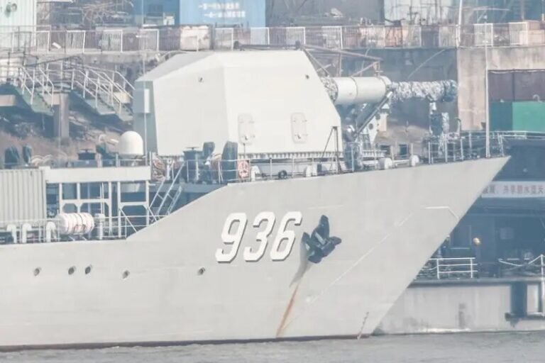  Десантный корабль «Хайяньшан» пр. 72-III с опытной рельсовой пушкой, 2018 г. Фото Arstechnica.net