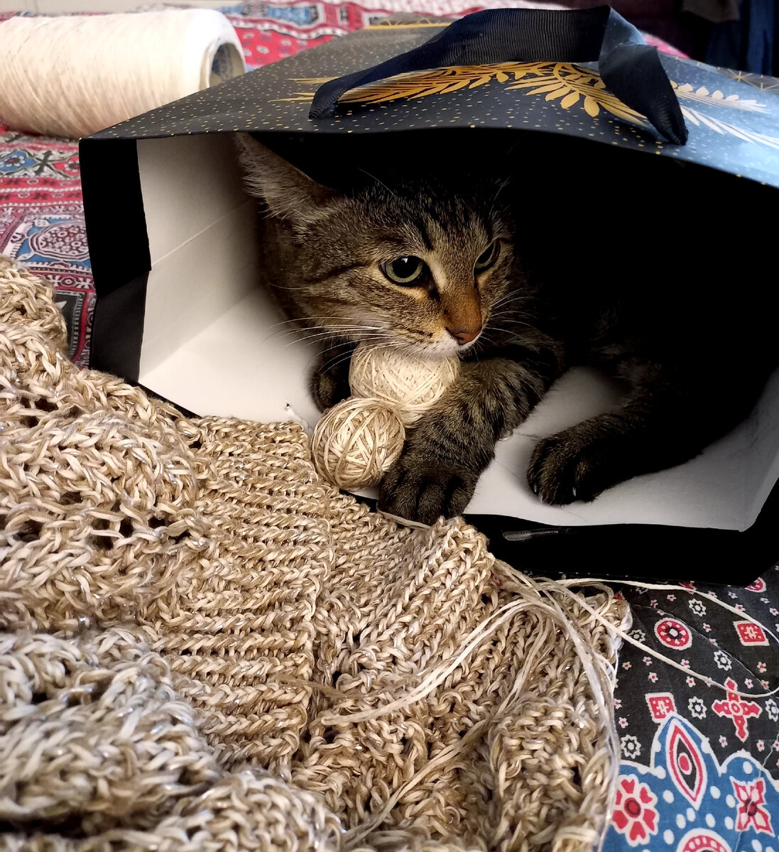 Резинка из скрещенных петель.