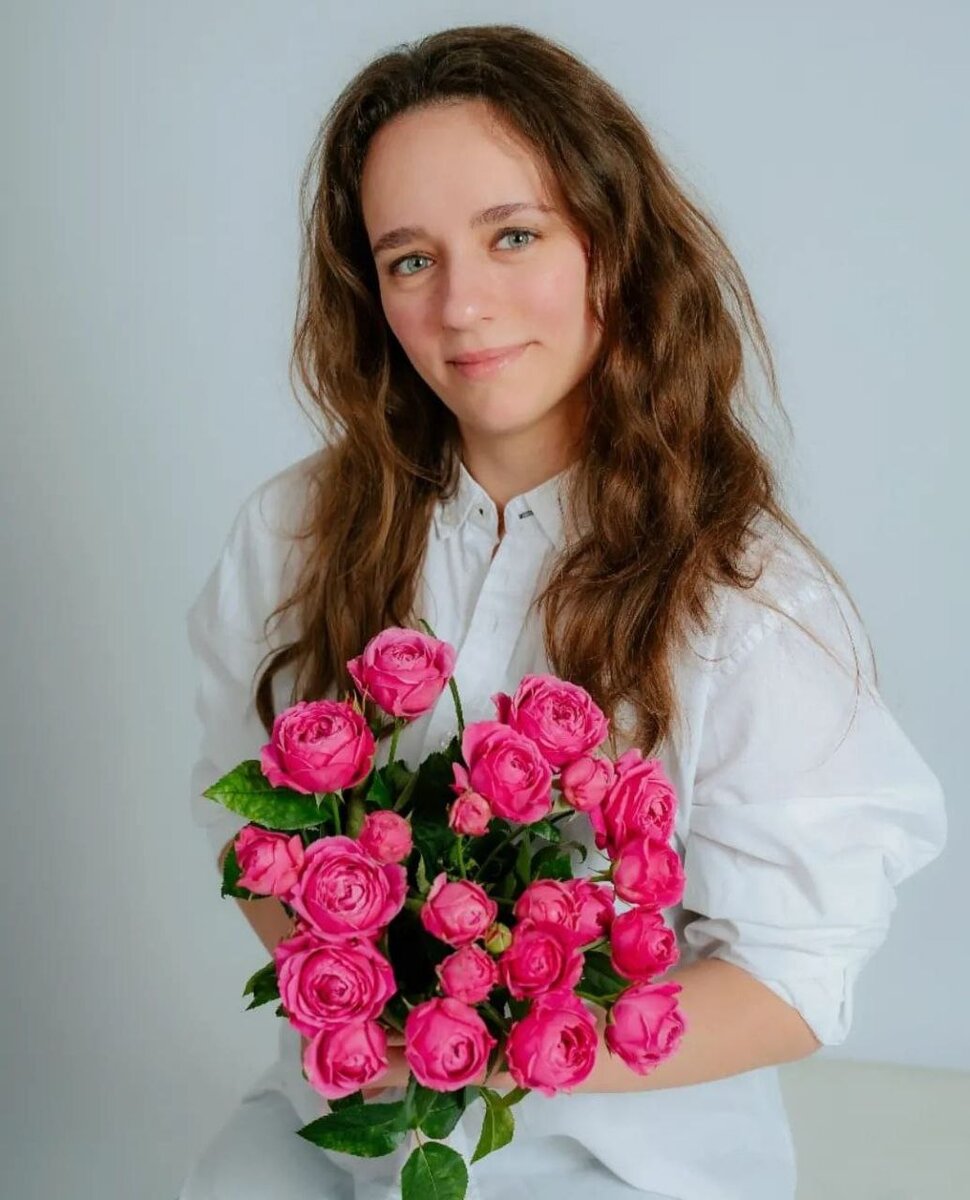 Юлия Исламова — студентка Национального социально-педагогического колледжа (НСПК), художница и преподаватель в центре детского творчества.
