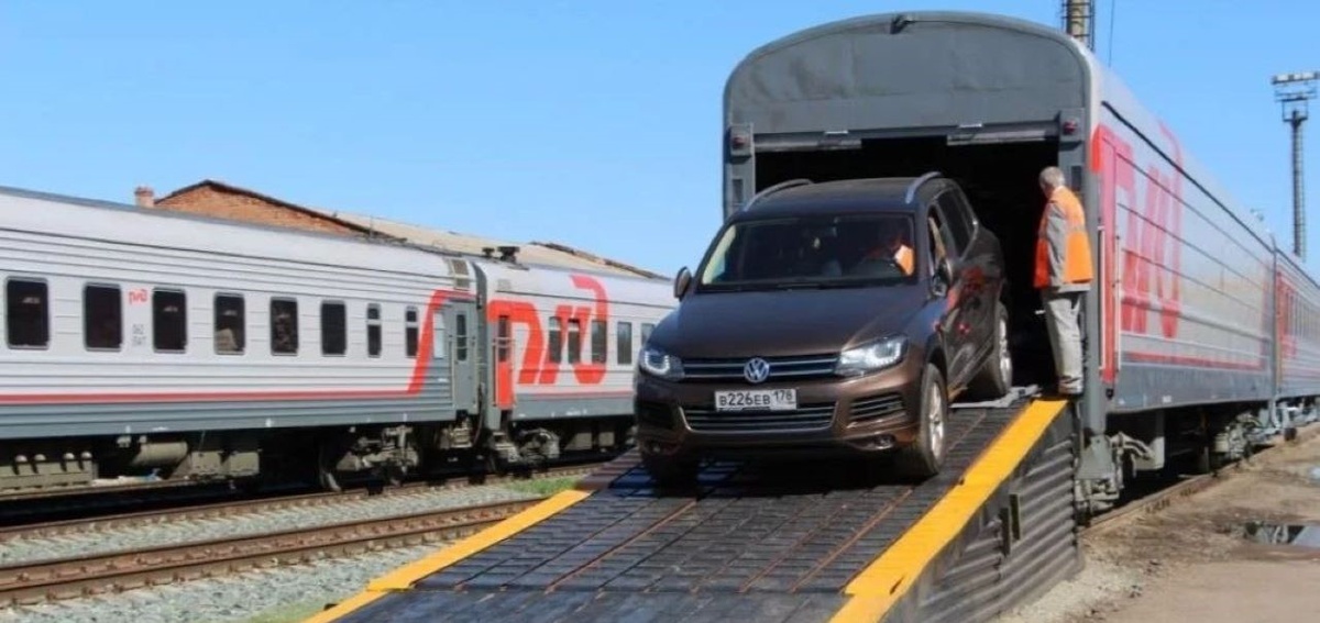 Вот так транспорт на транспорте и ездит (скачано из свободных источников).