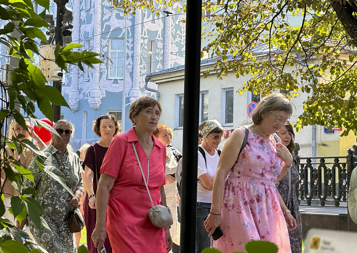 Мошенники стали звонить на городские номера и включать мантры | Московские  Ведомости | Дзен