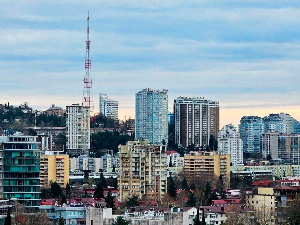 В Сочи жильцы многоэтажки могут оказаться на улице, а их дом пойти под снос  | Новости Сочи Sochinews | Дзен