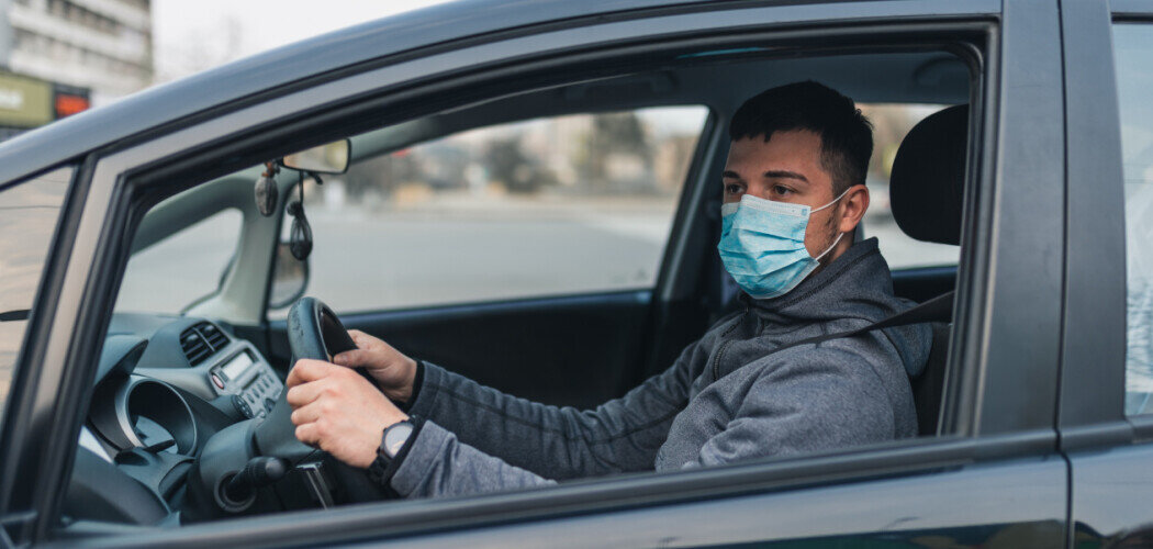 В салоне машины многое сделано из пластика, который может постепенно портить здоровье тех, кто ею пользуется Фото: © kizer13 / Shutterstock / FOTODOM
