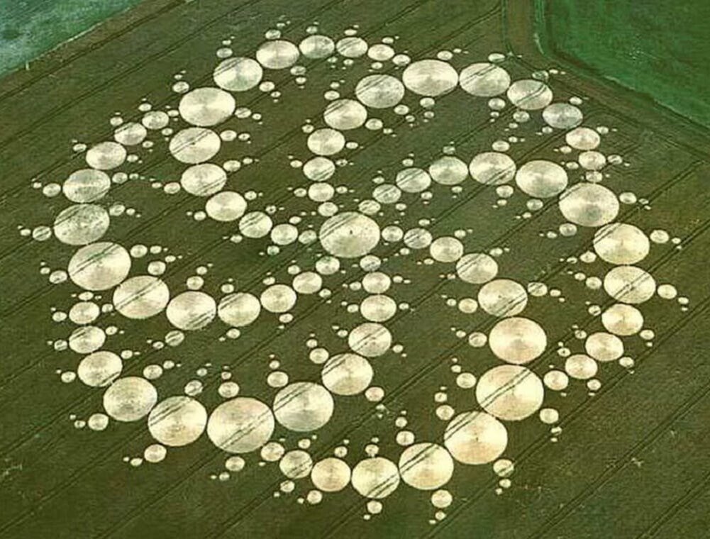 Некоторые круги на полях, которые наблюдают многие еще с прошлых веков, также являются посланиями Арктурианцев.