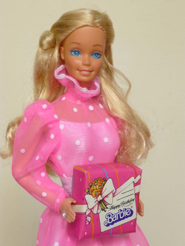 Barbie Happy Birthday 1983. Фото взято из интернета.