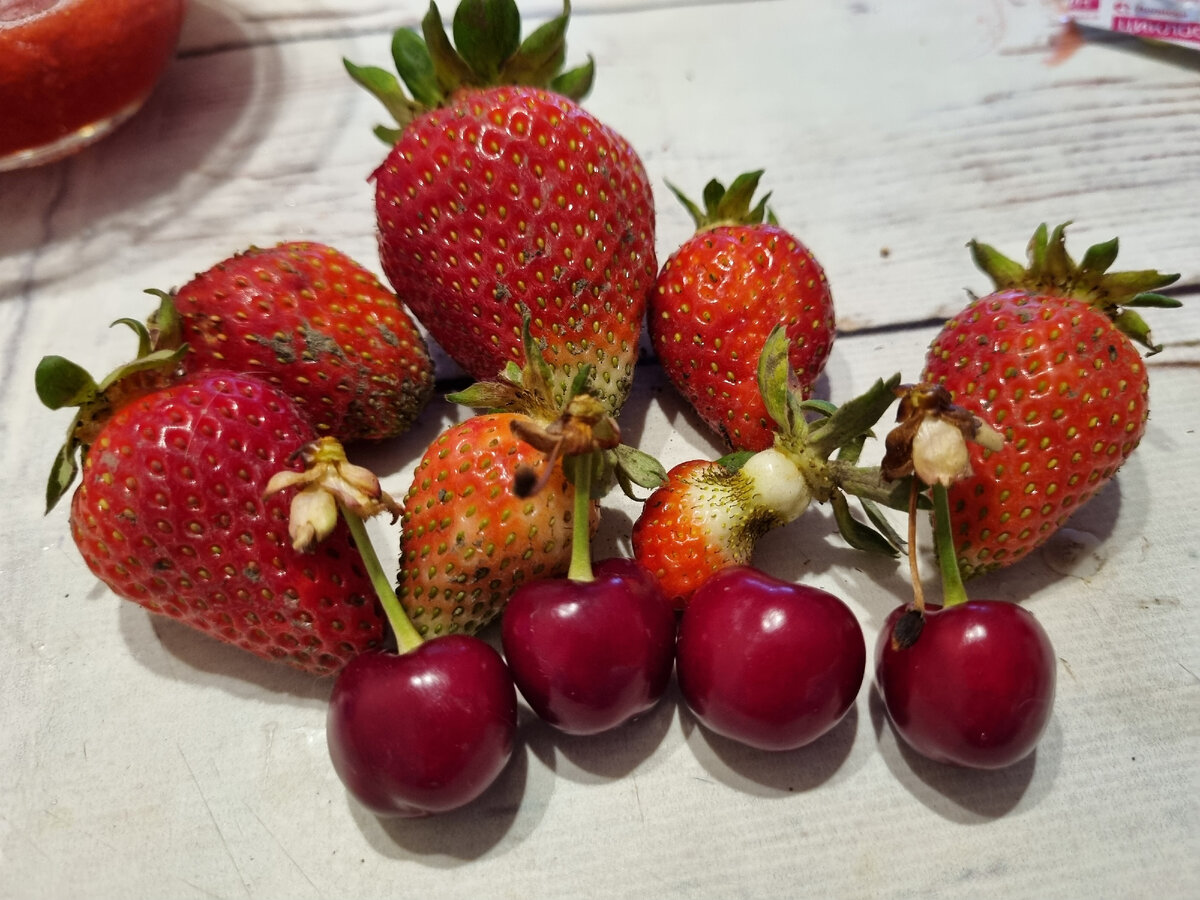 Просто ягодки с грядки для фото