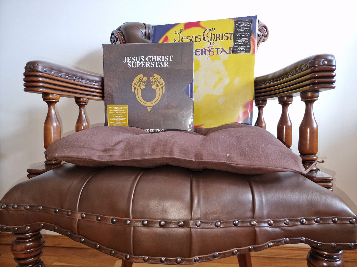 Версия альбома на CD и LP.