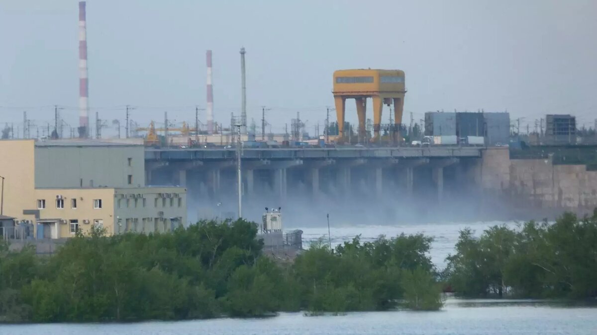 Волжская ГЭС продолжит работать в режиме спецпопуска на Нижнюю Волгу |  НовостиВолгограда.ру | Дзен