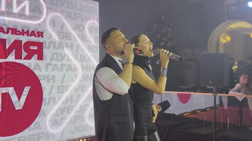 Сергей Лазарев впервые на одной сцене спел с MIA BOYKA песню, посвященную Мурату Насырову: Я это ты