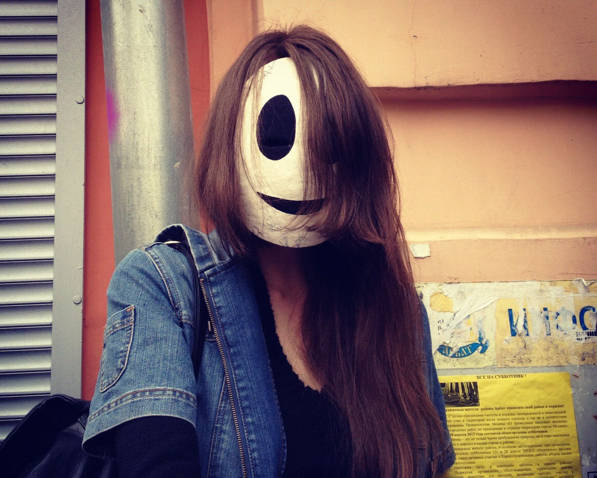 Бывшая таинственная незнакомка с Малого Арбата.