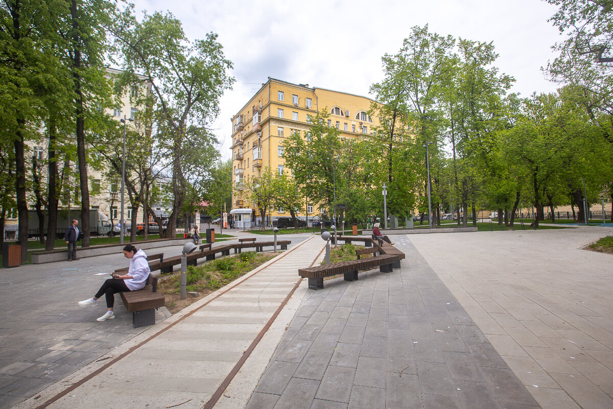 Проститутки возле метро Измайловский Парк