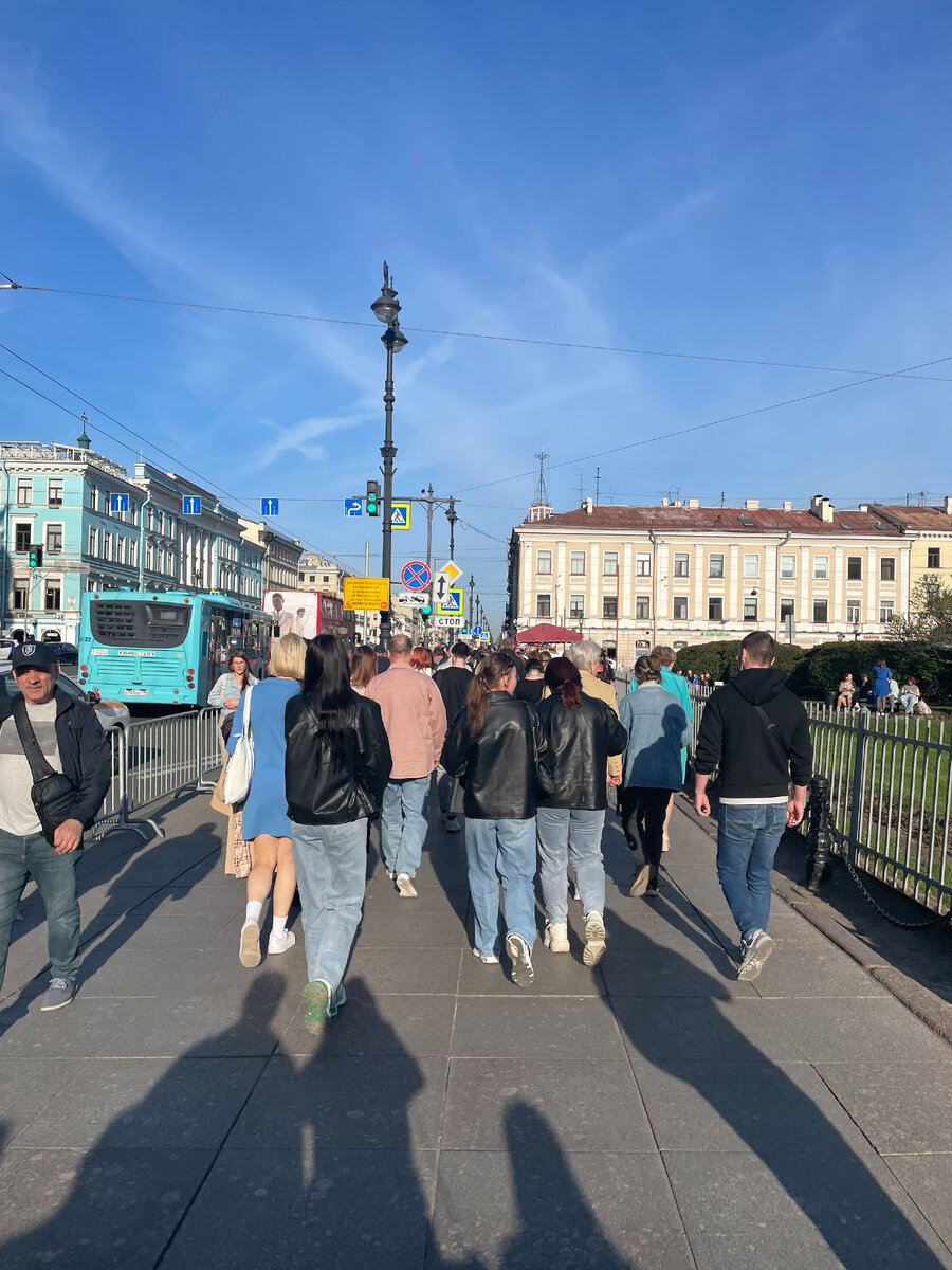 Ненавижу Невский и всегда его обхожу за 5 улиц