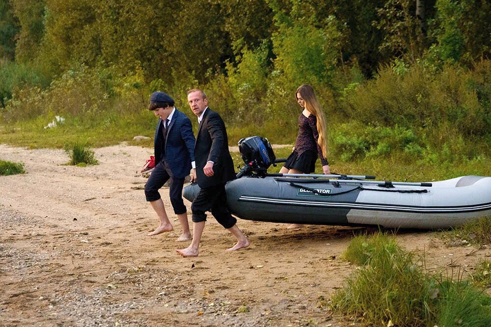    Можно ступить в ту же лужу. В ту же реку времени ступить не удавалось пока никому: все уже утекло. / kinopoisk.ru