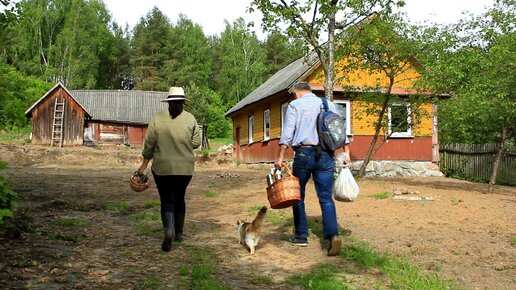 Ремонт старого деревенского дома. Весь день в огороде. Строители приехали и сделали разметку