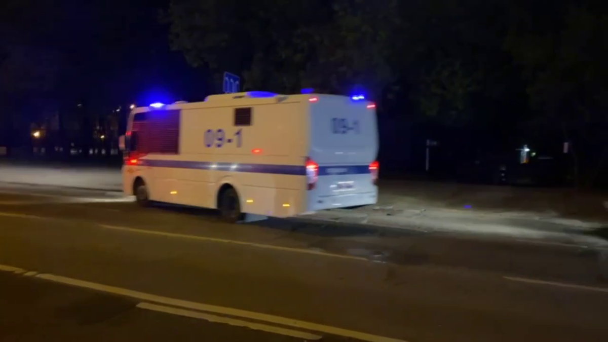 Ситуация вокруг обратившейся за помощью в московское отделение полиции чеченки Лии Заурбековой продолжает набирать обороты, и об этом уже пишут зарубежные СМИ, в том числе BBC.-6
