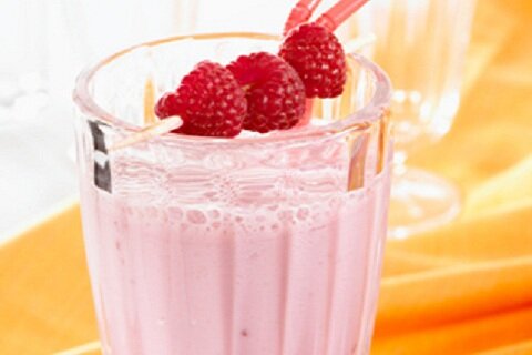 Рецепт Малиновый коктейль с мороженым